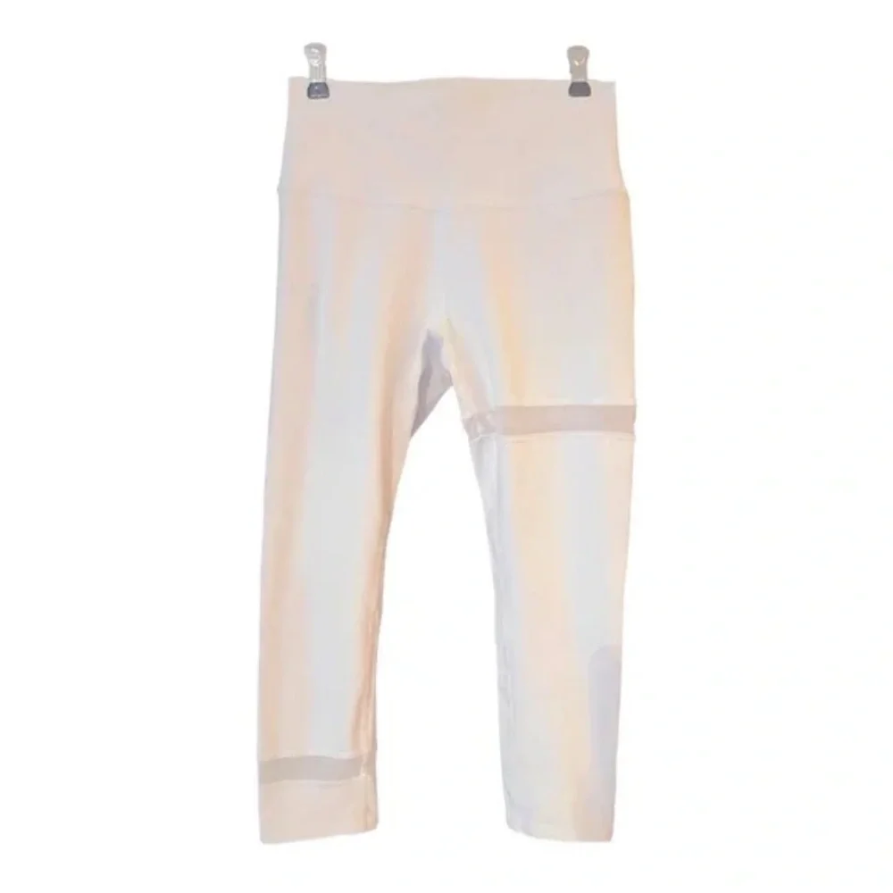 Alo‎ Yoga Crisp White High Waist Capri Leggings. Size S